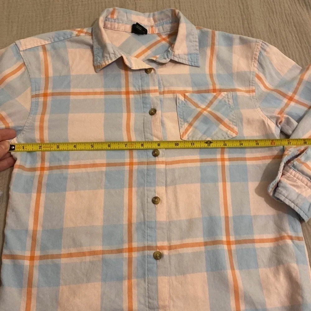 Art Class plaid cotton shirt . Size M (8)